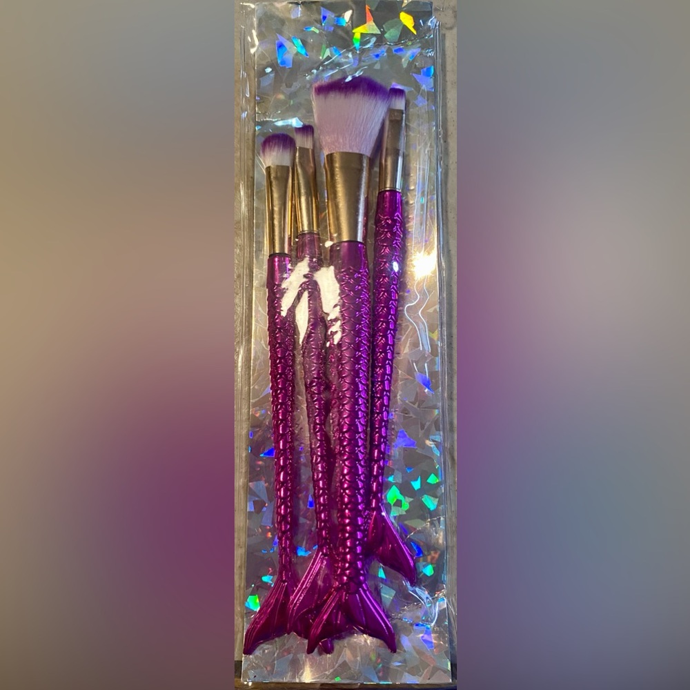 Makeup Brush Face 5 pc. Set Iridescent Hot Pink Mermaid Shaped Handle